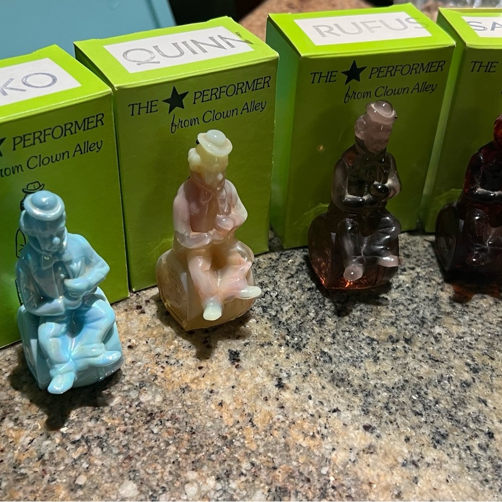 Vintage Mosser Glass Collection. “The Performer” - Picture 2 of 6